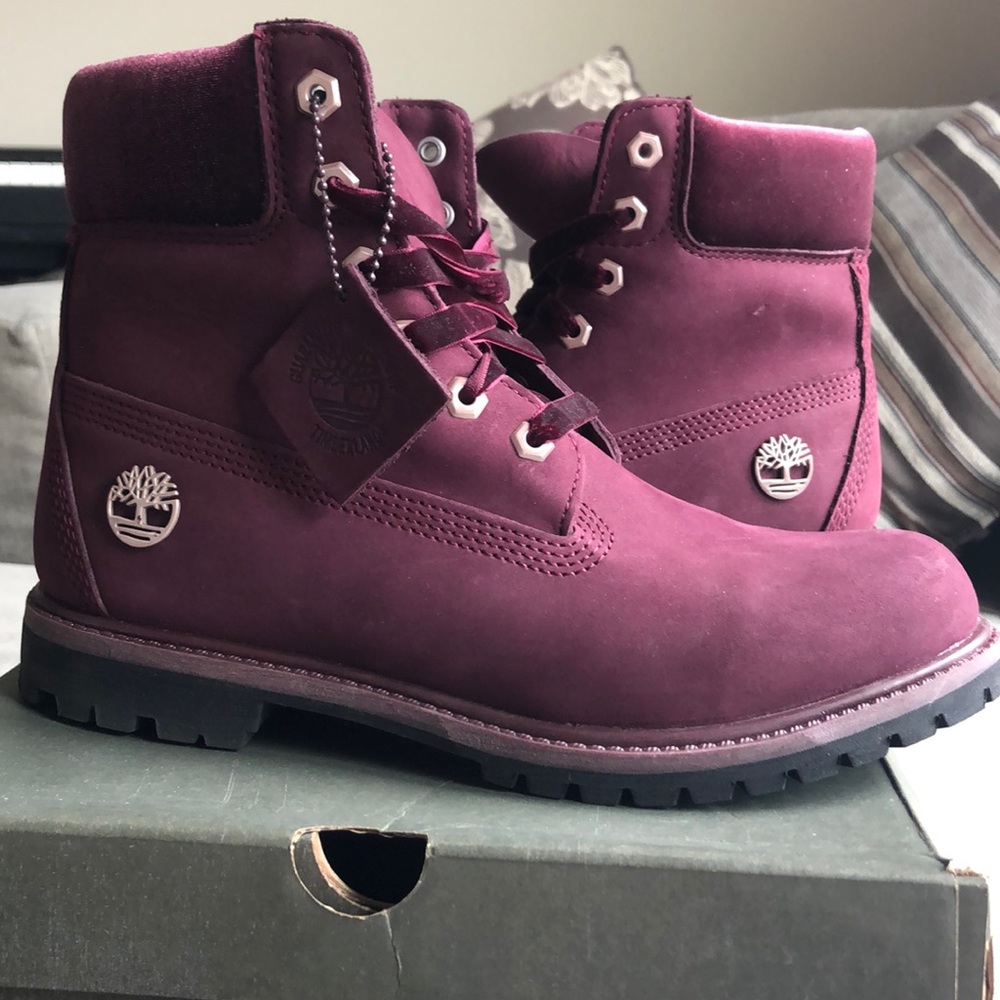 Timberland—Women’s 6 inch purple boots